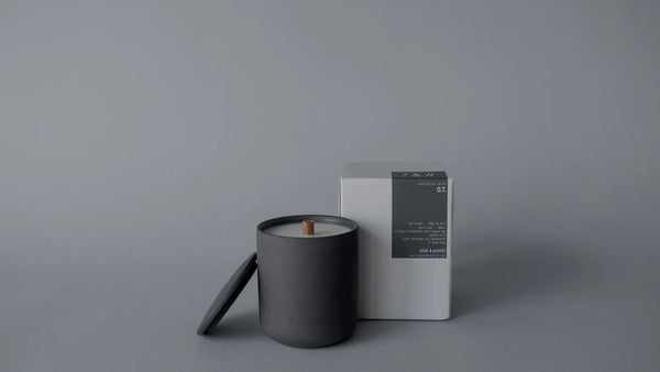 Old Hardcover Book Scented Candle 190g